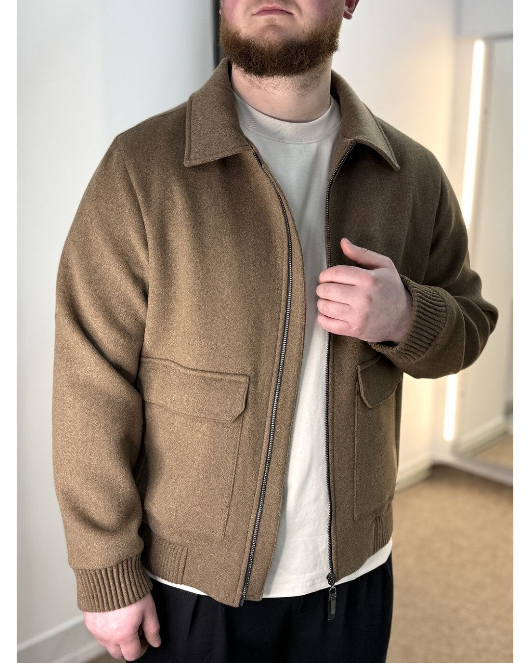 Класичний чоловічий бомбер з коміром premium cashmere