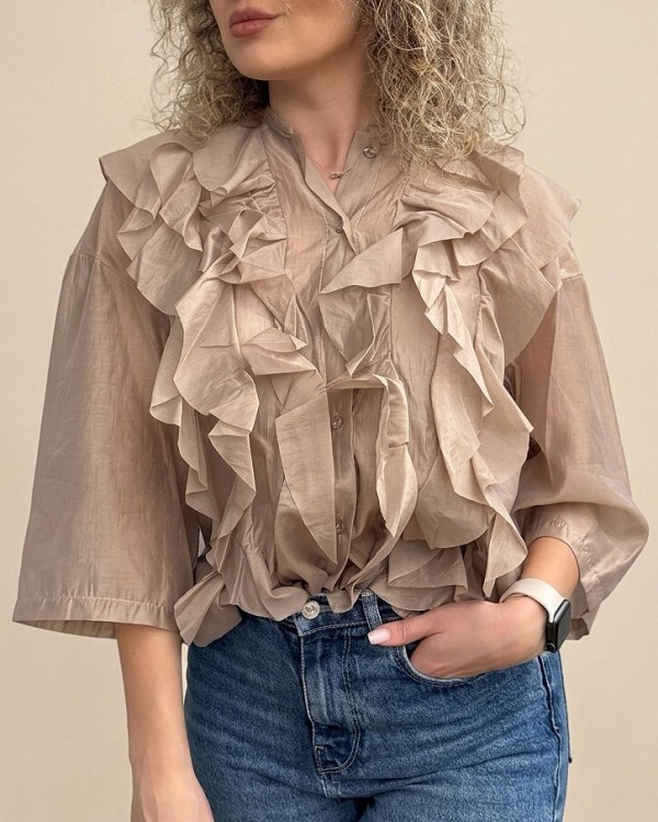 Легка блуза з рюшами ruffled blouse