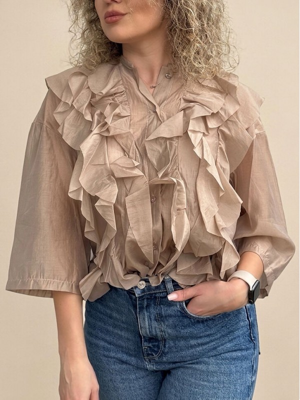 Легка блуза з рюшами ruffled blouse