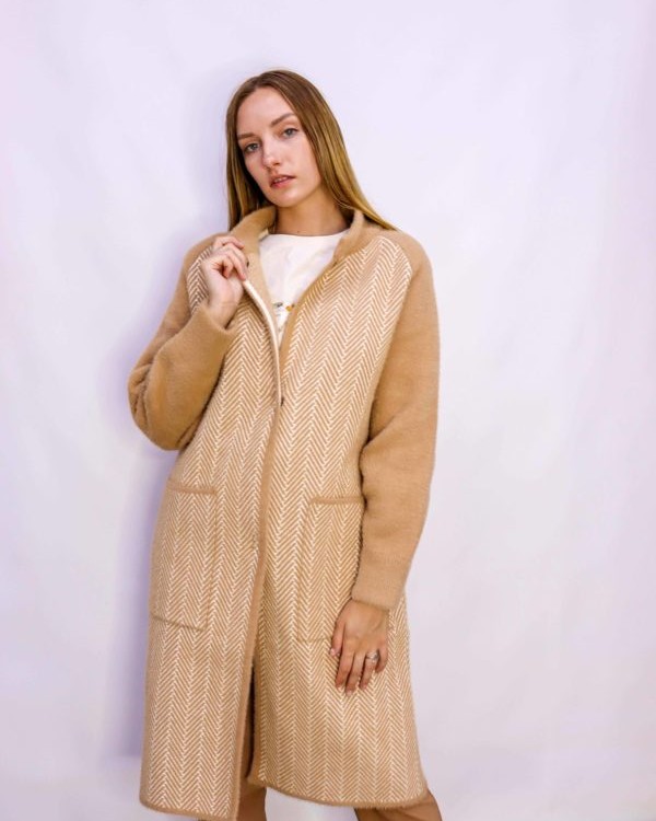 Жіночий кардиган на кнопках з накладними кишенями elegant cardigan