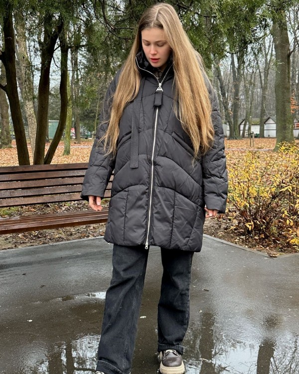 Тепла зимова куртка середньої довжини