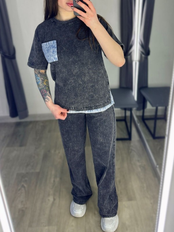 Стильний костюм з футболкою та прямими штанами denim pocket