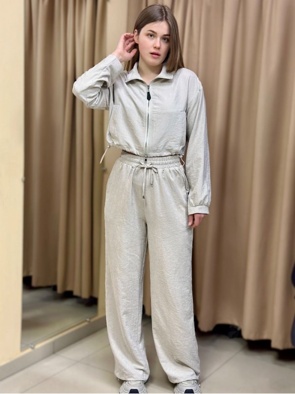 Стильний костюм з укороченою кофтою light gray casual suit