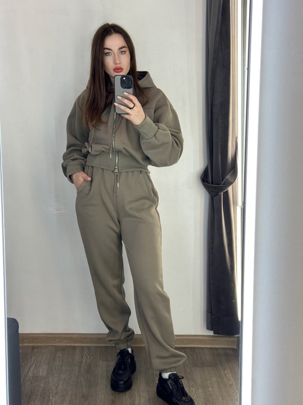 Костюм з укороченою кофтою та джогерами basic suit