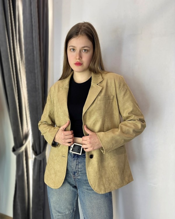 Стильний піджак з екозамші