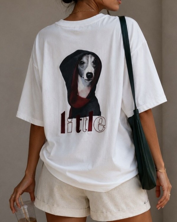 Жіноча футболка з принтом на спині oversized T-shirt with a dog print